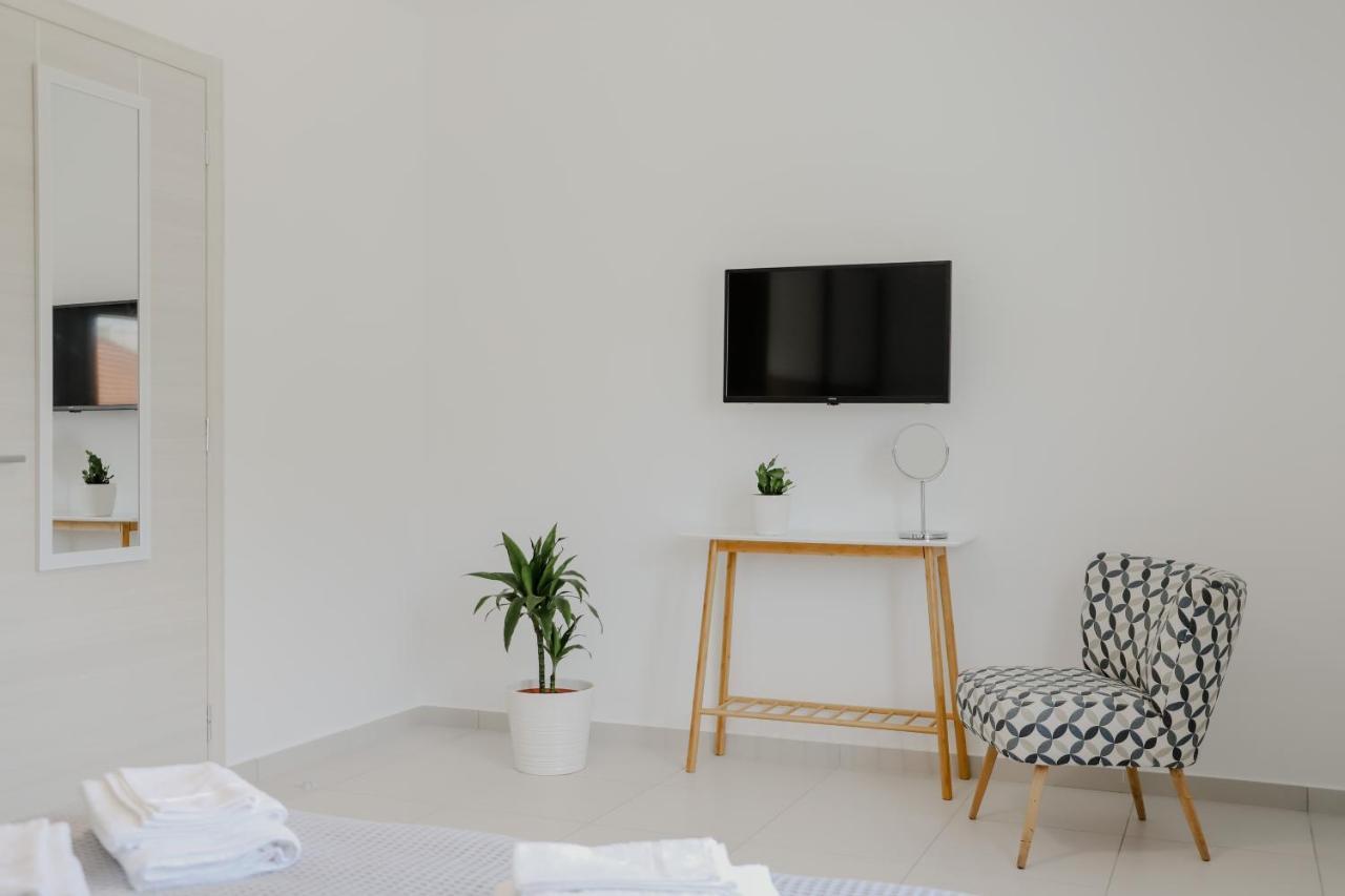 Apartmán The Olive House Néa Péramos Exteriér fotografie